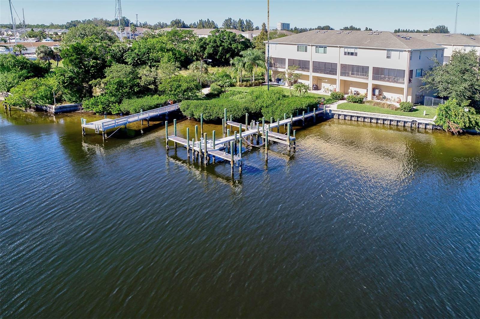 1146 VENETIAN HARBOR DR NE — photo 3