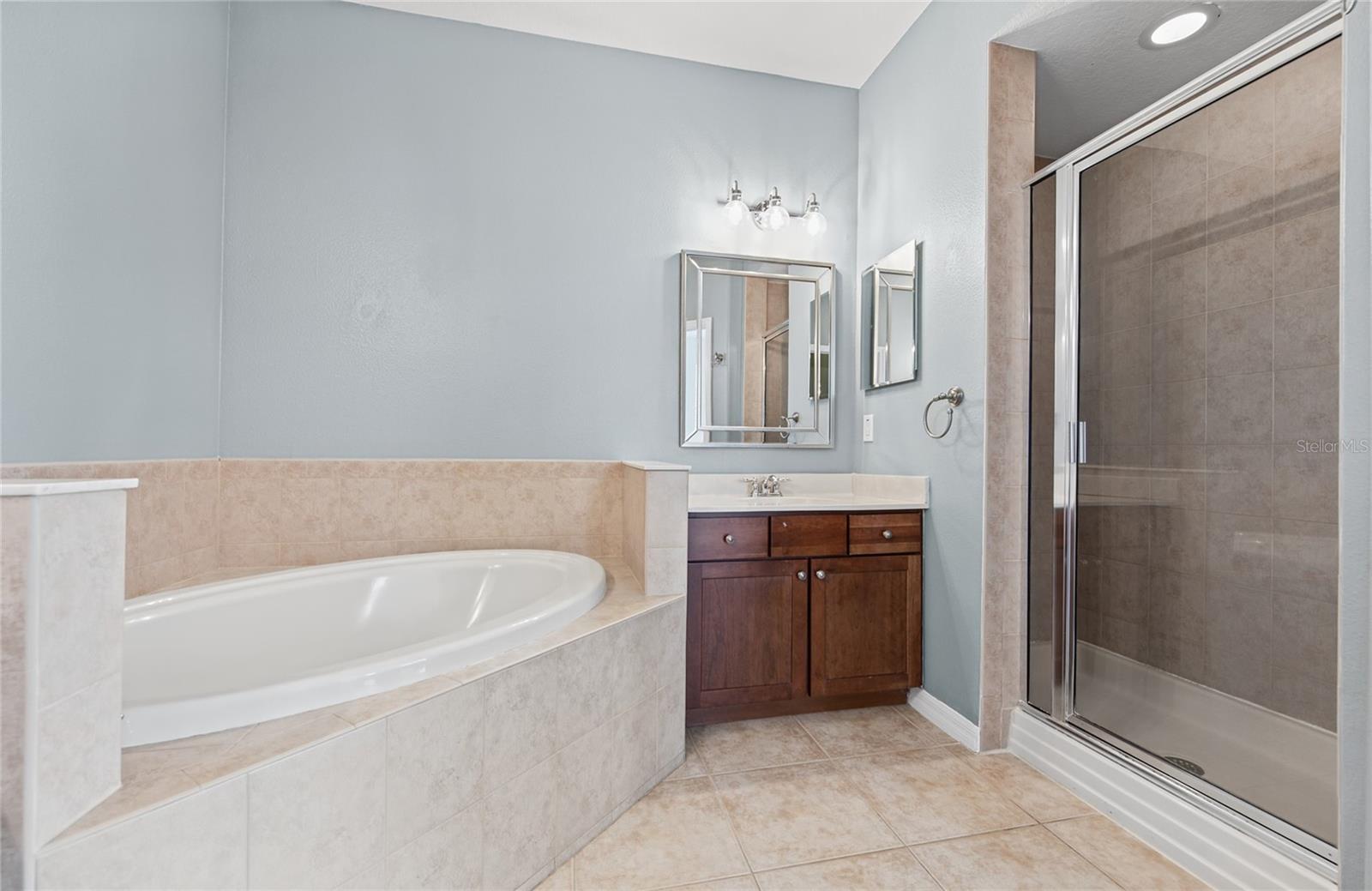 1146 VENETIAN HARBOR DR NE — photo 36