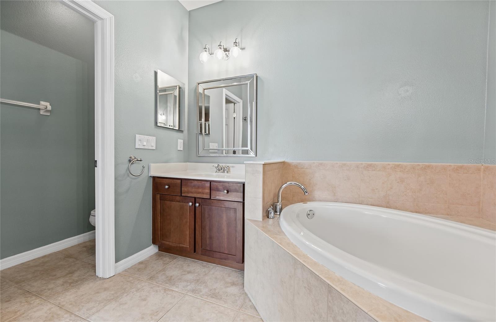 1146 VENETIAN HARBOR DR NE — photo 34