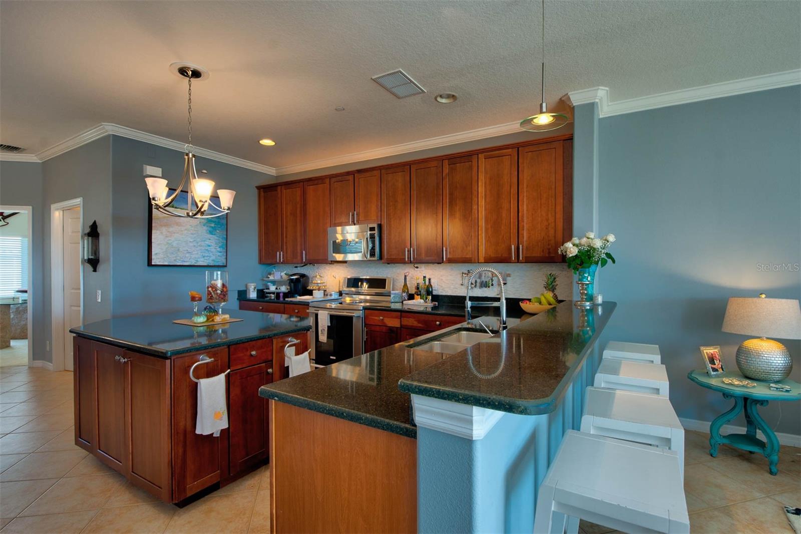 1146 VENETIAN HARBOR DR NE — photo 12