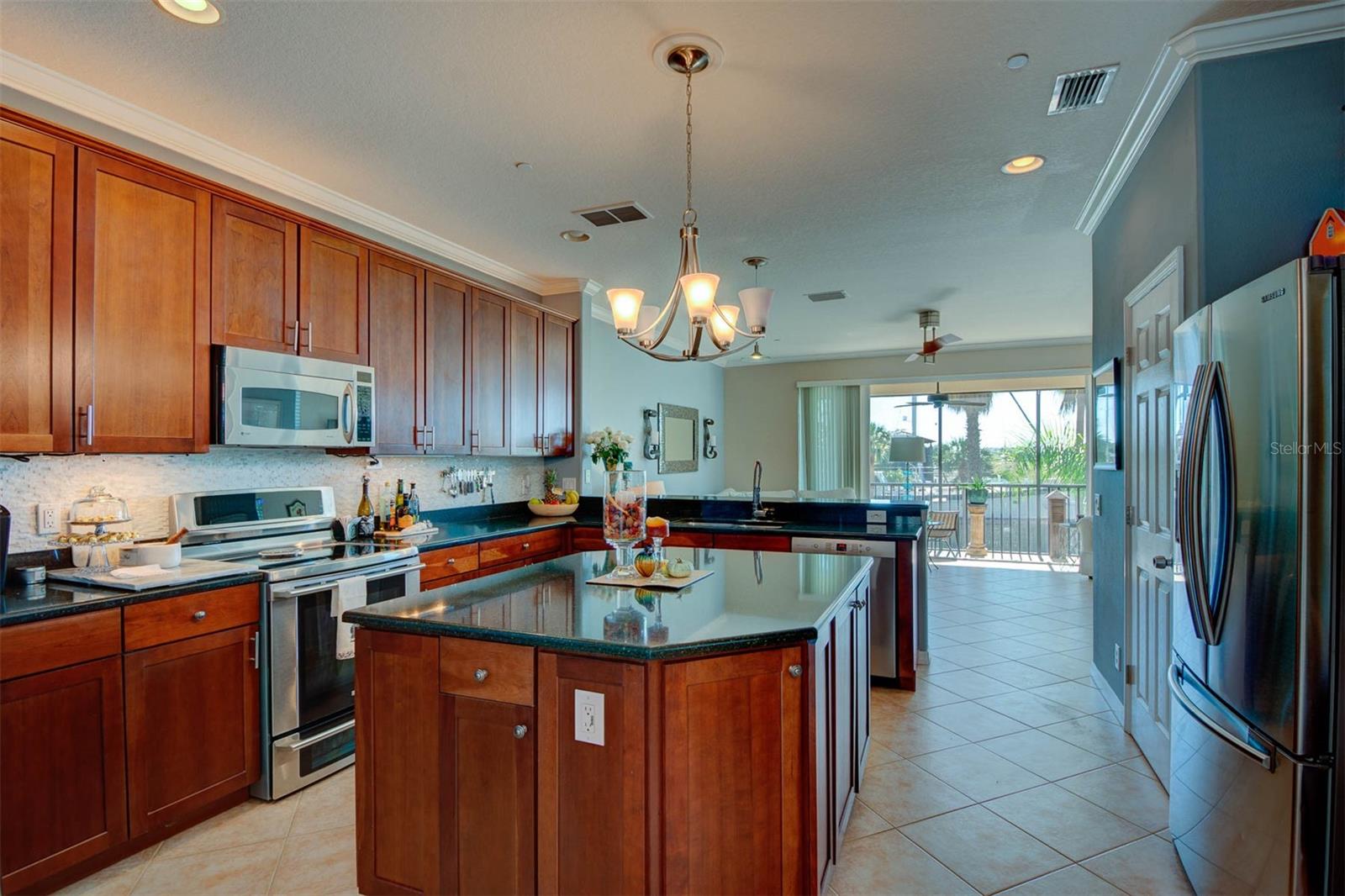 1146 VENETIAN HARBOR DR NE — photo 13