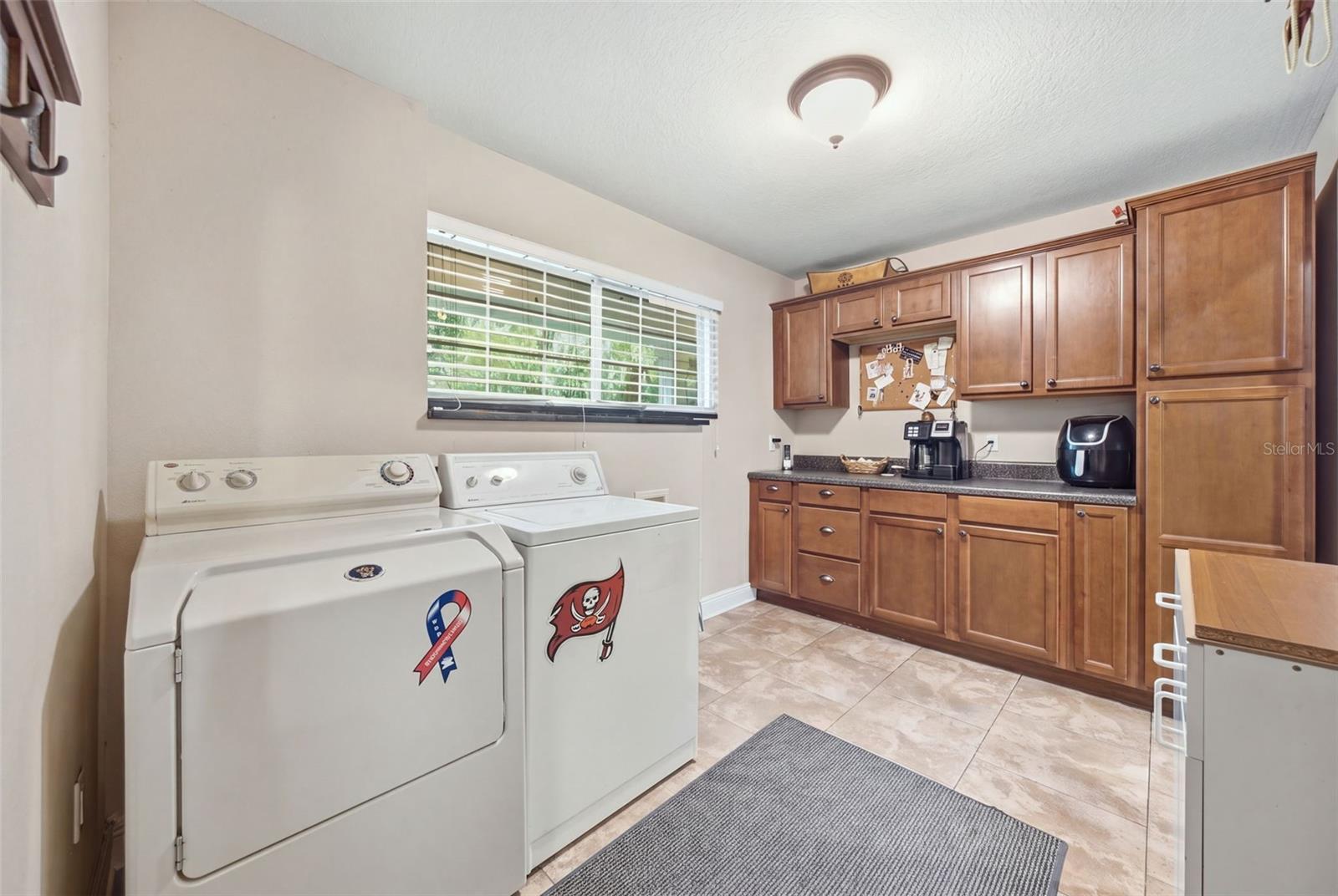 17501 LAKESHORE RD — photo 39