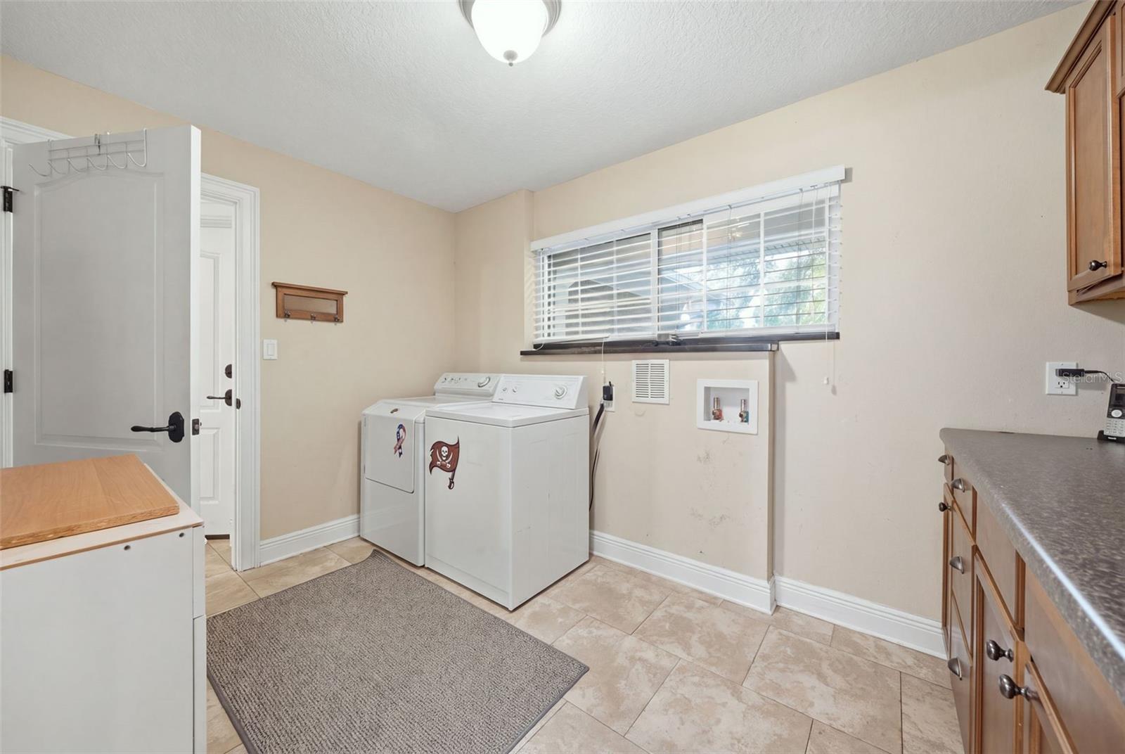 17501 LAKESHORE RD — photo 38