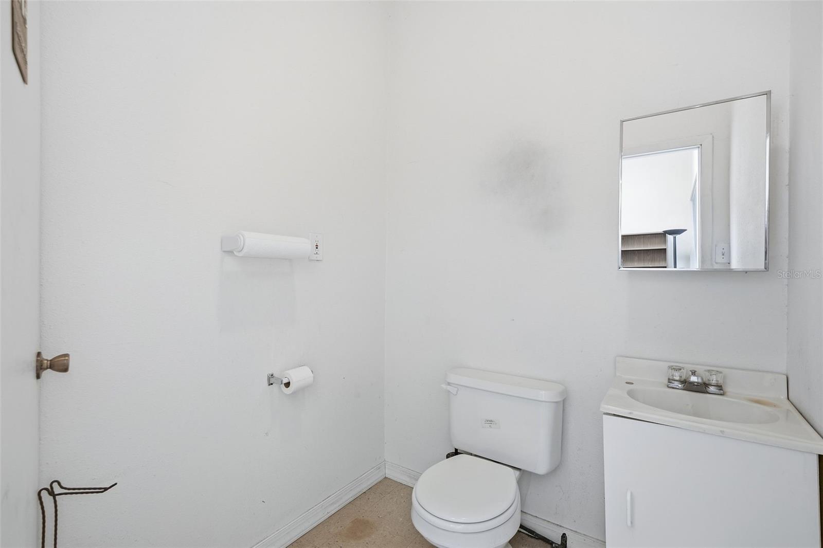 17501 LAKESHORE RD — photo 53