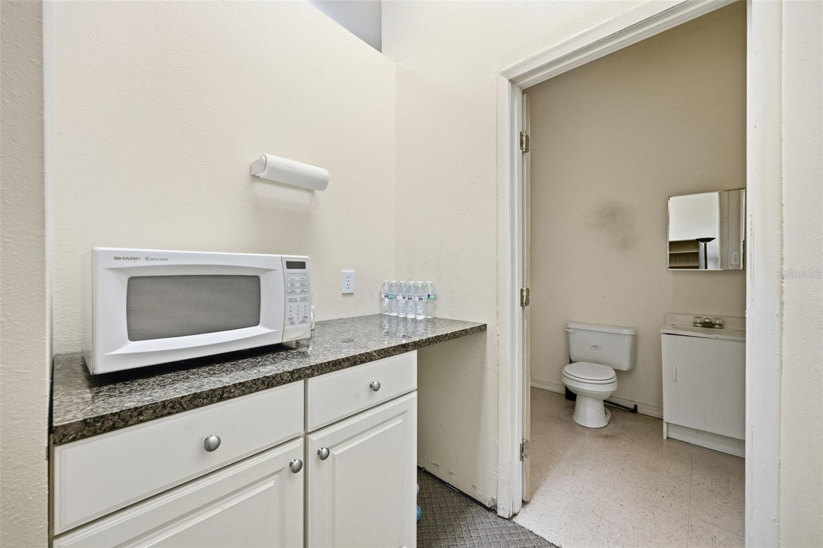 17501 LAKESHORE RD — photo 52
