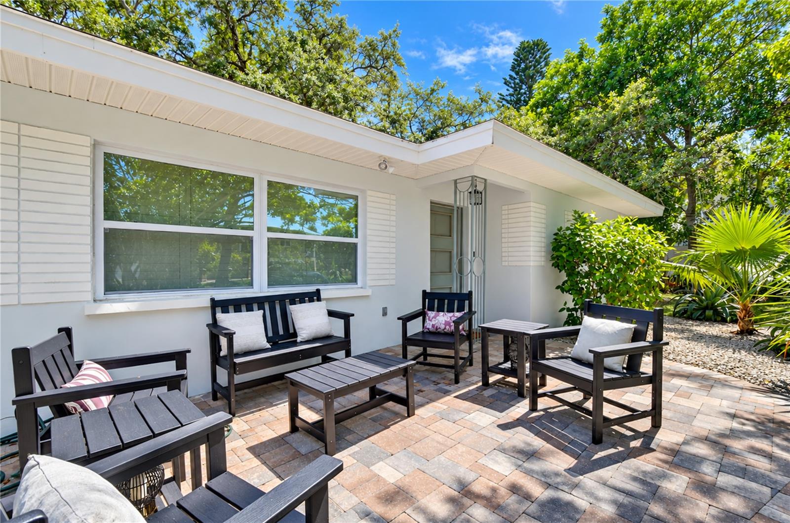 200 LAGOON DR — photo 11