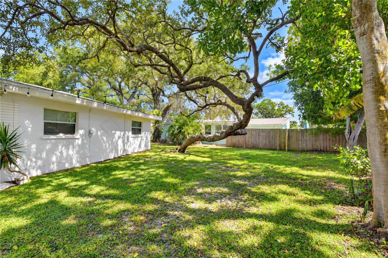 200 LAGOON DR — photo 13