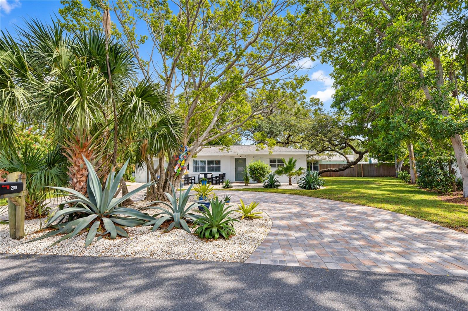 200 LAGOON DR — photo 21
