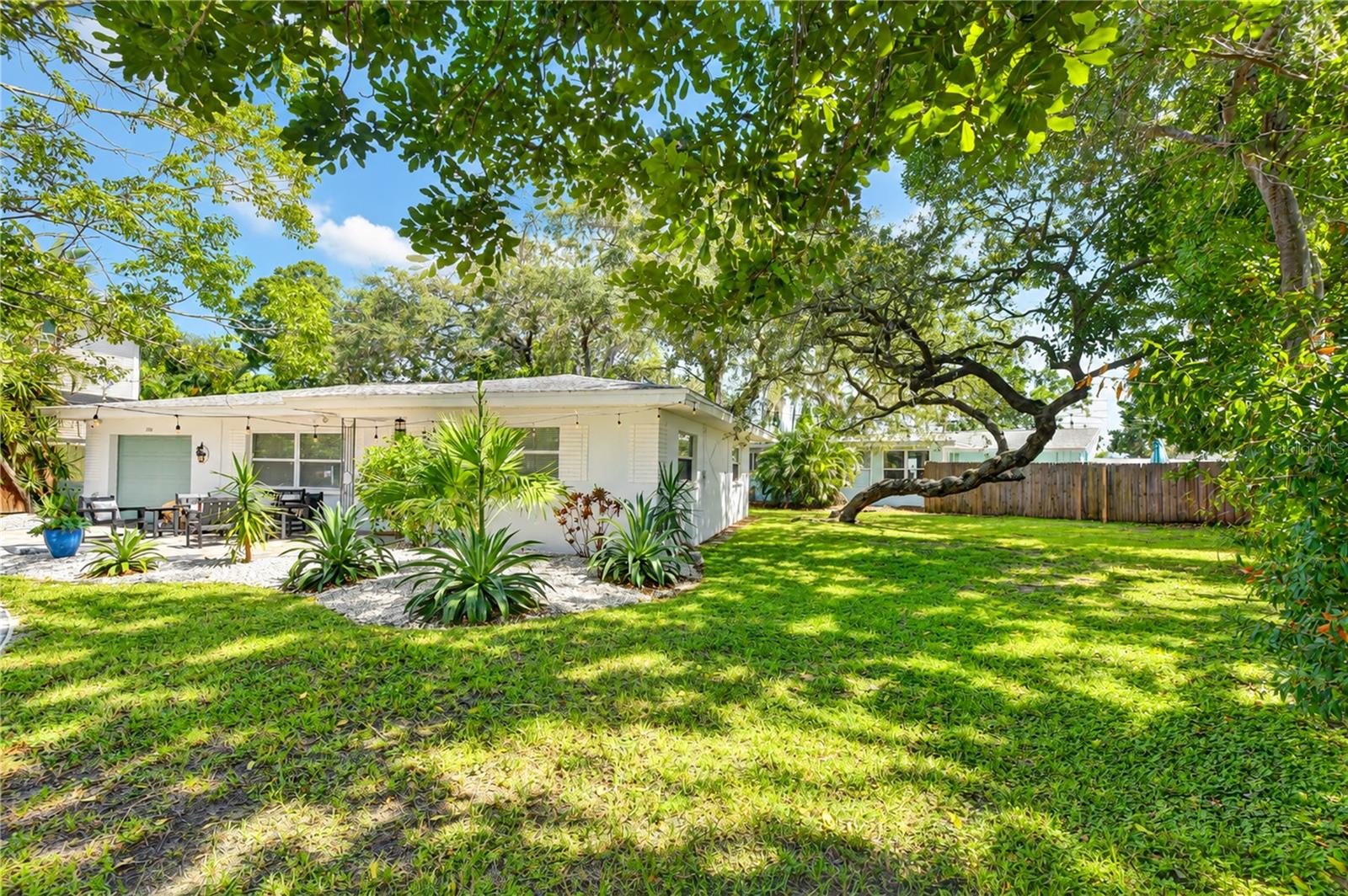 200 LAGOON DR — photo 12