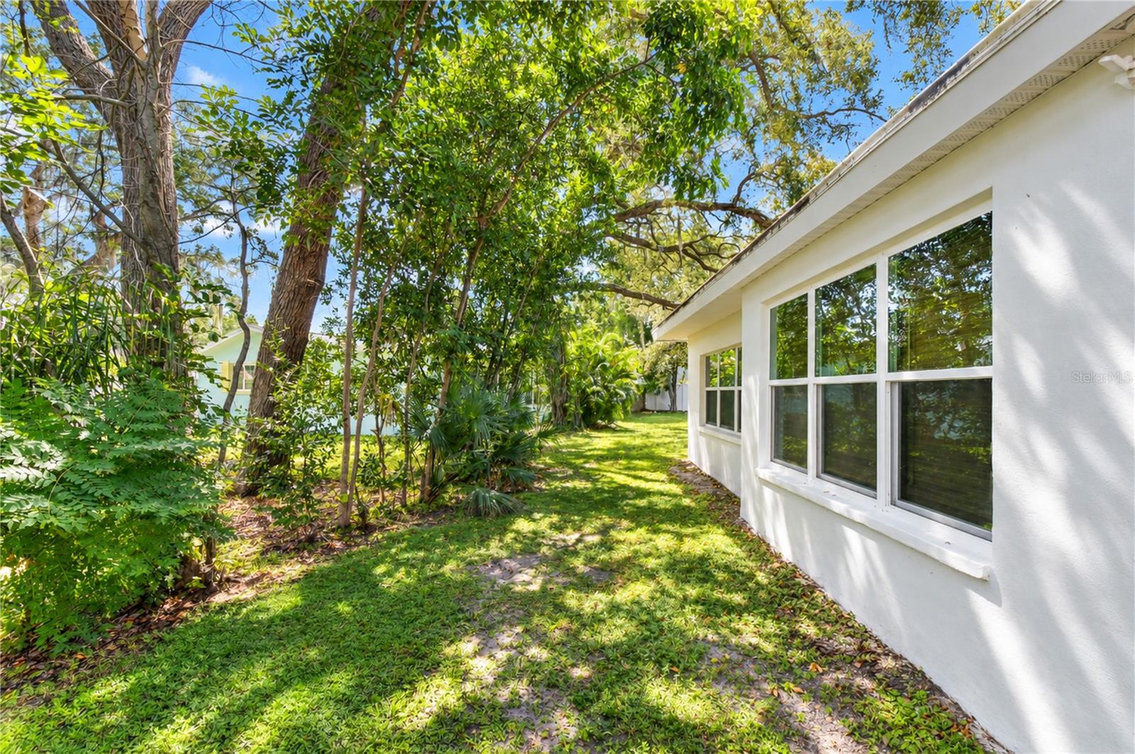 200 LAGOON DR — photo 20