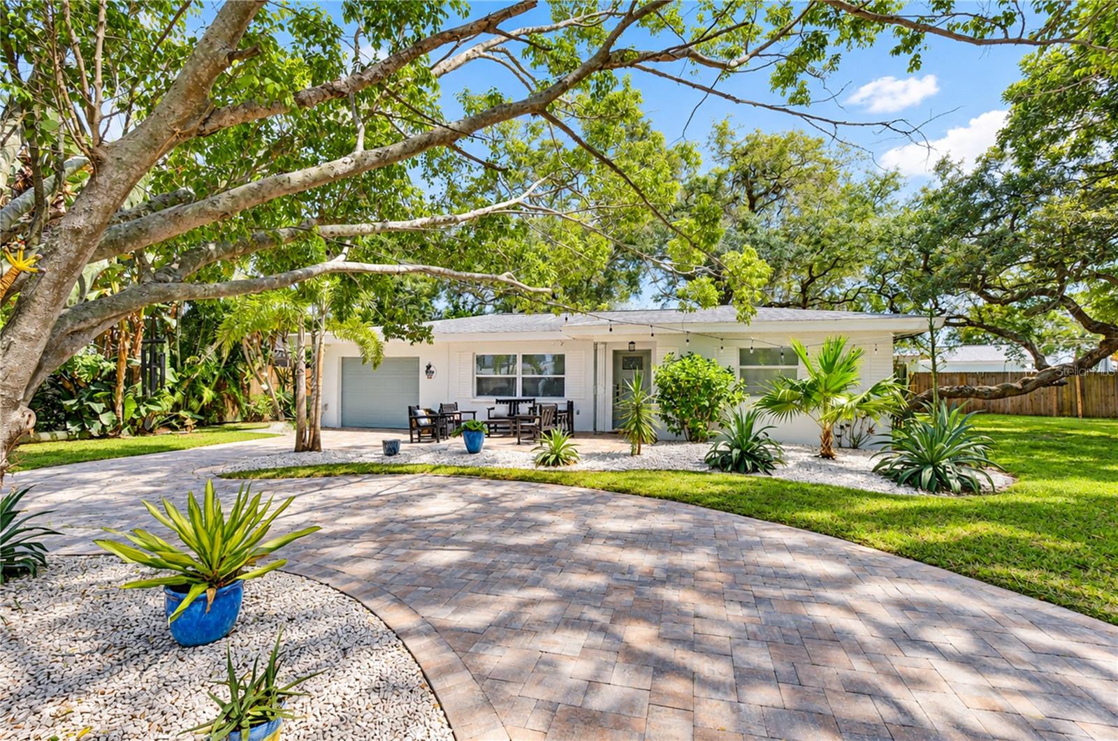 200 LAGOON DR — photo 2
