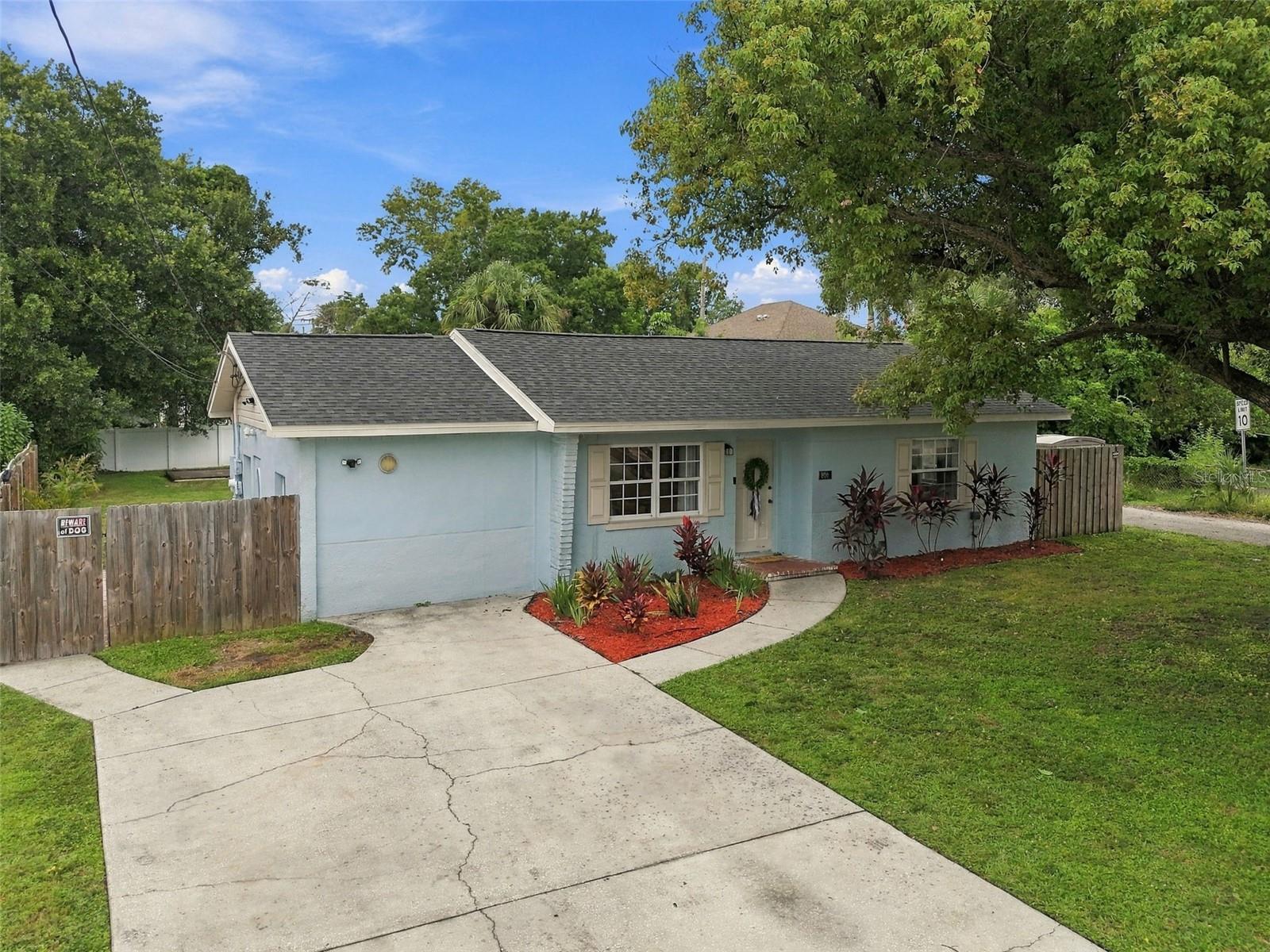 806 N GOMEZ AVE — photo 2