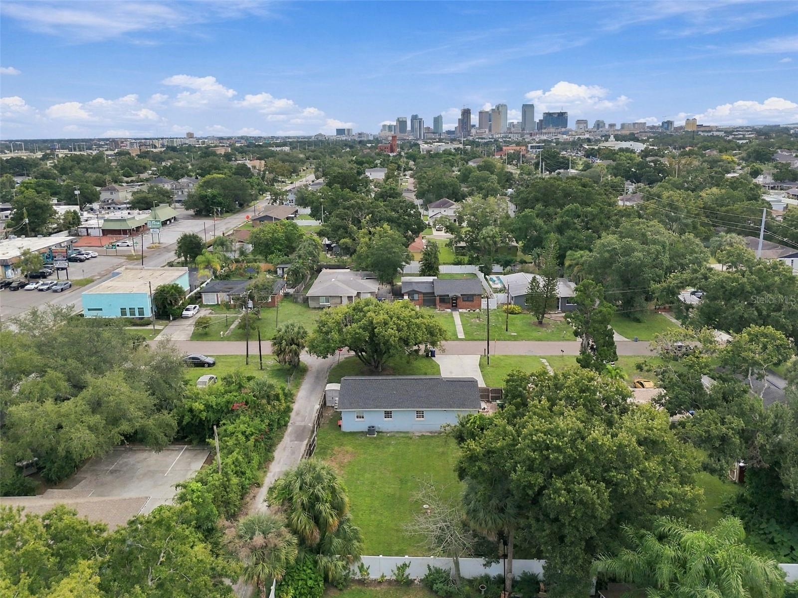 806 N GOMEZ AVE — photo 42