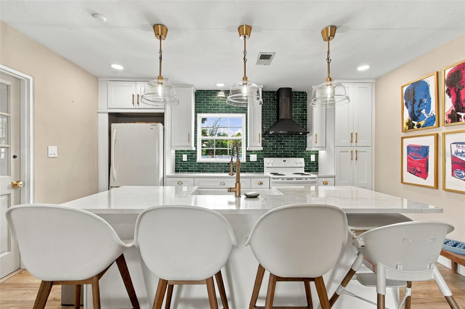 806 N GOMEZ AVE — photo 13