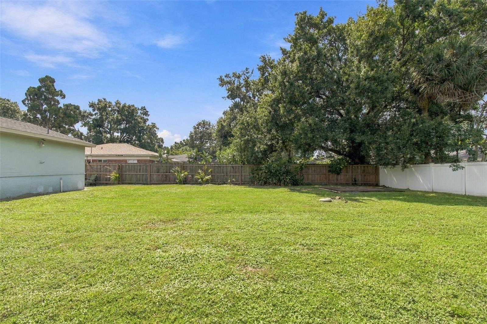 806 N GOMEZ AVE — photo 40
