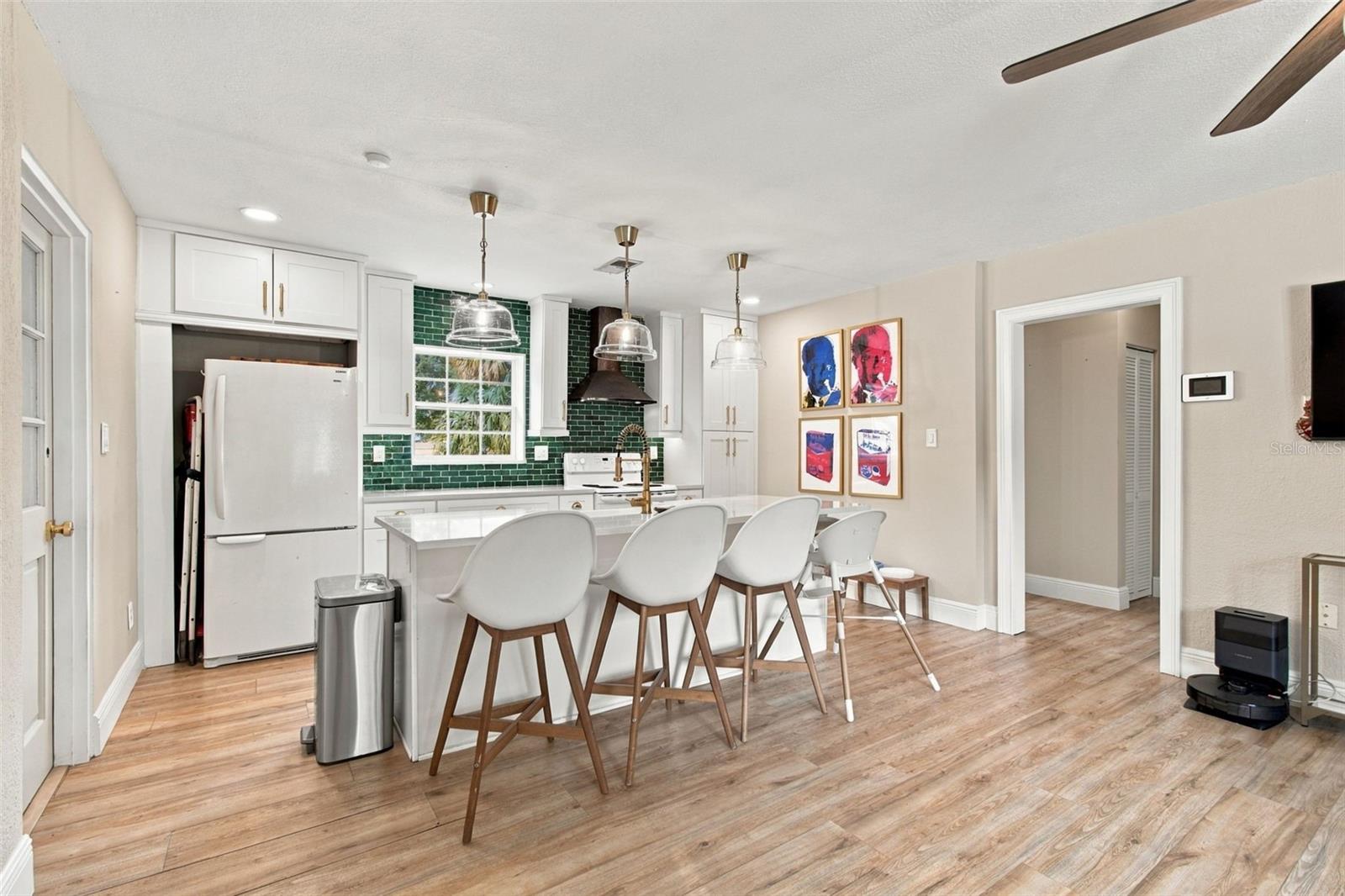 806 N GOMEZ AVE — photo 12