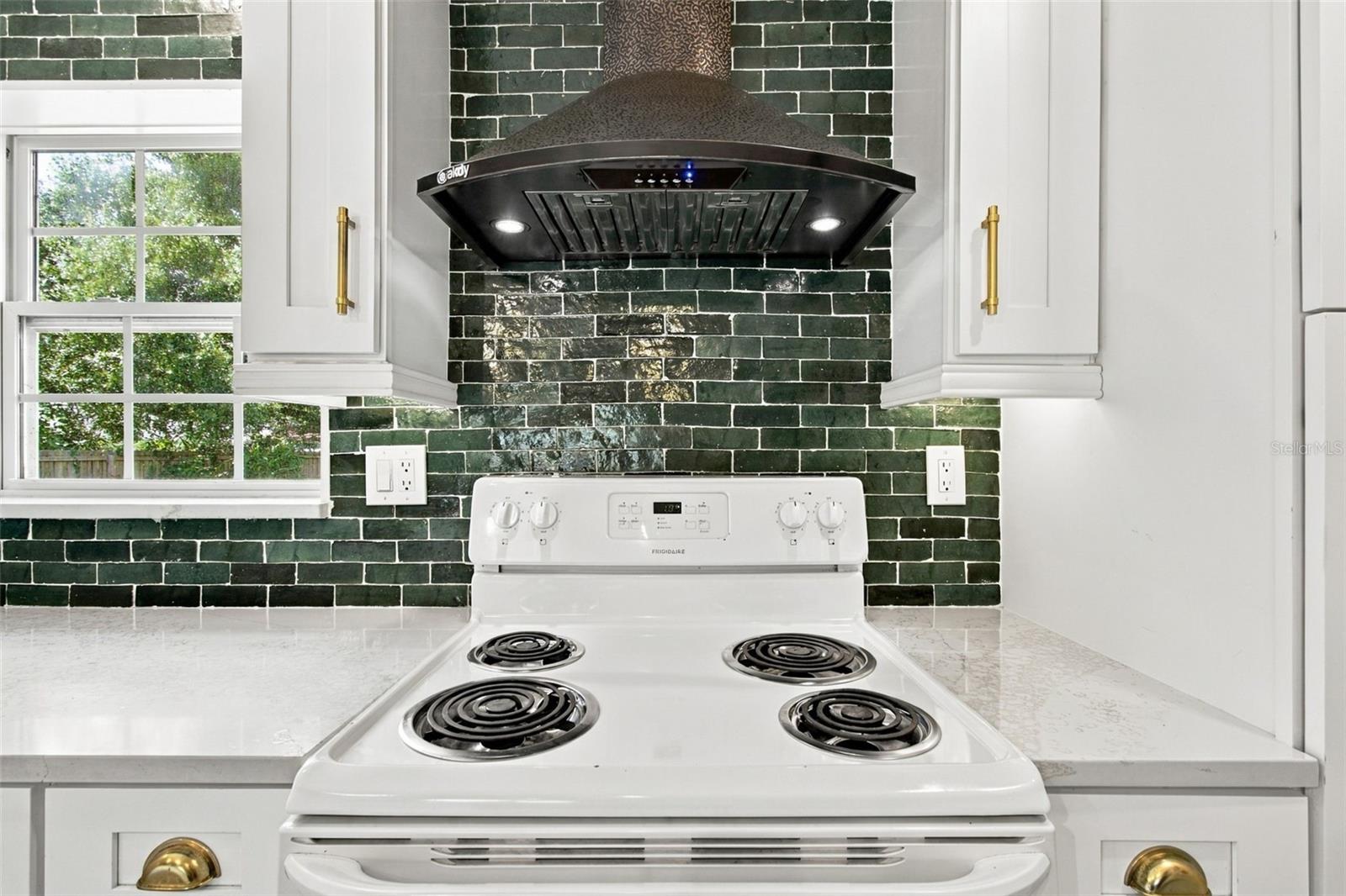 806 N GOMEZ AVE — photo 17