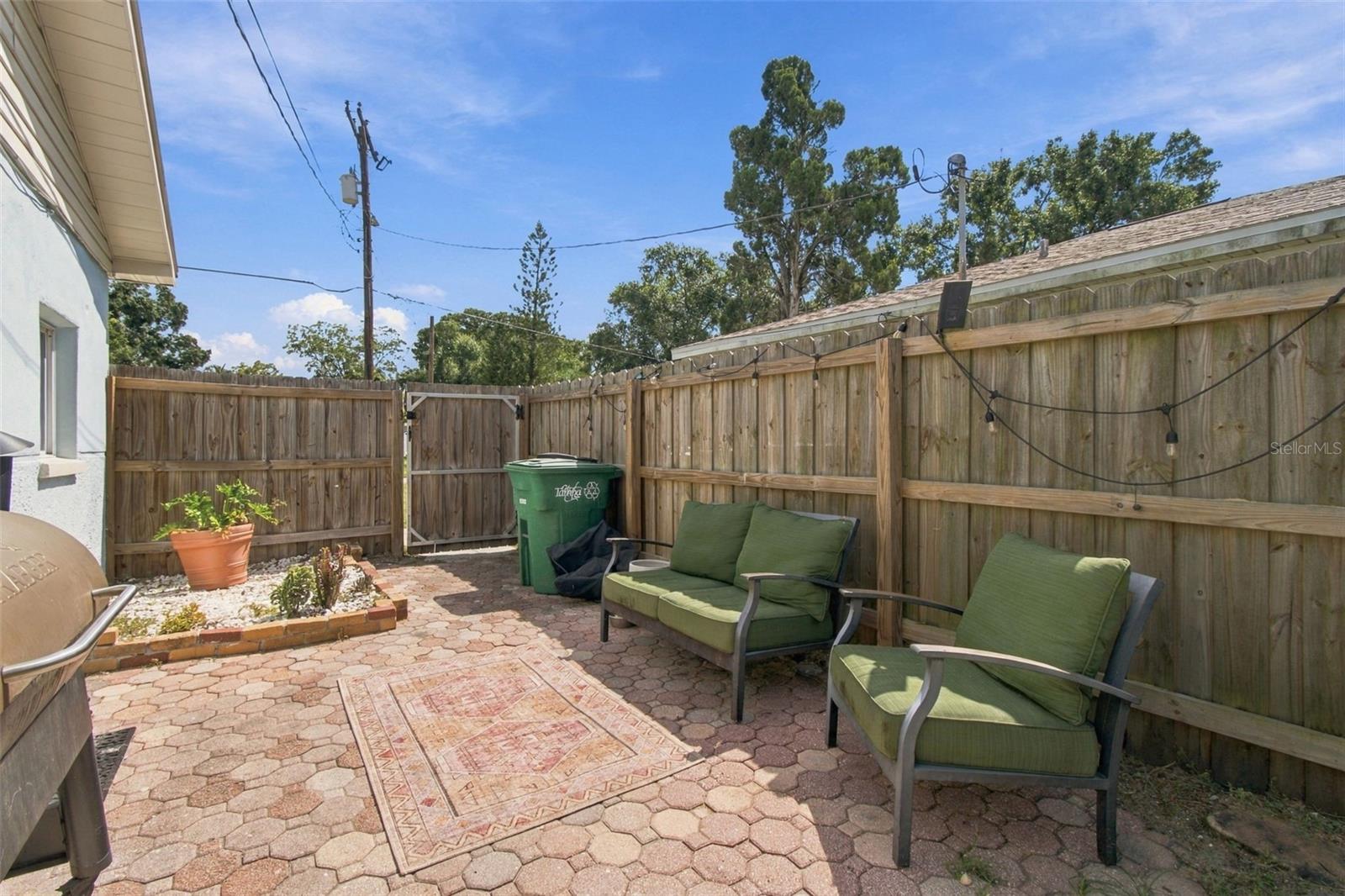 806 N GOMEZ AVE — photo 34