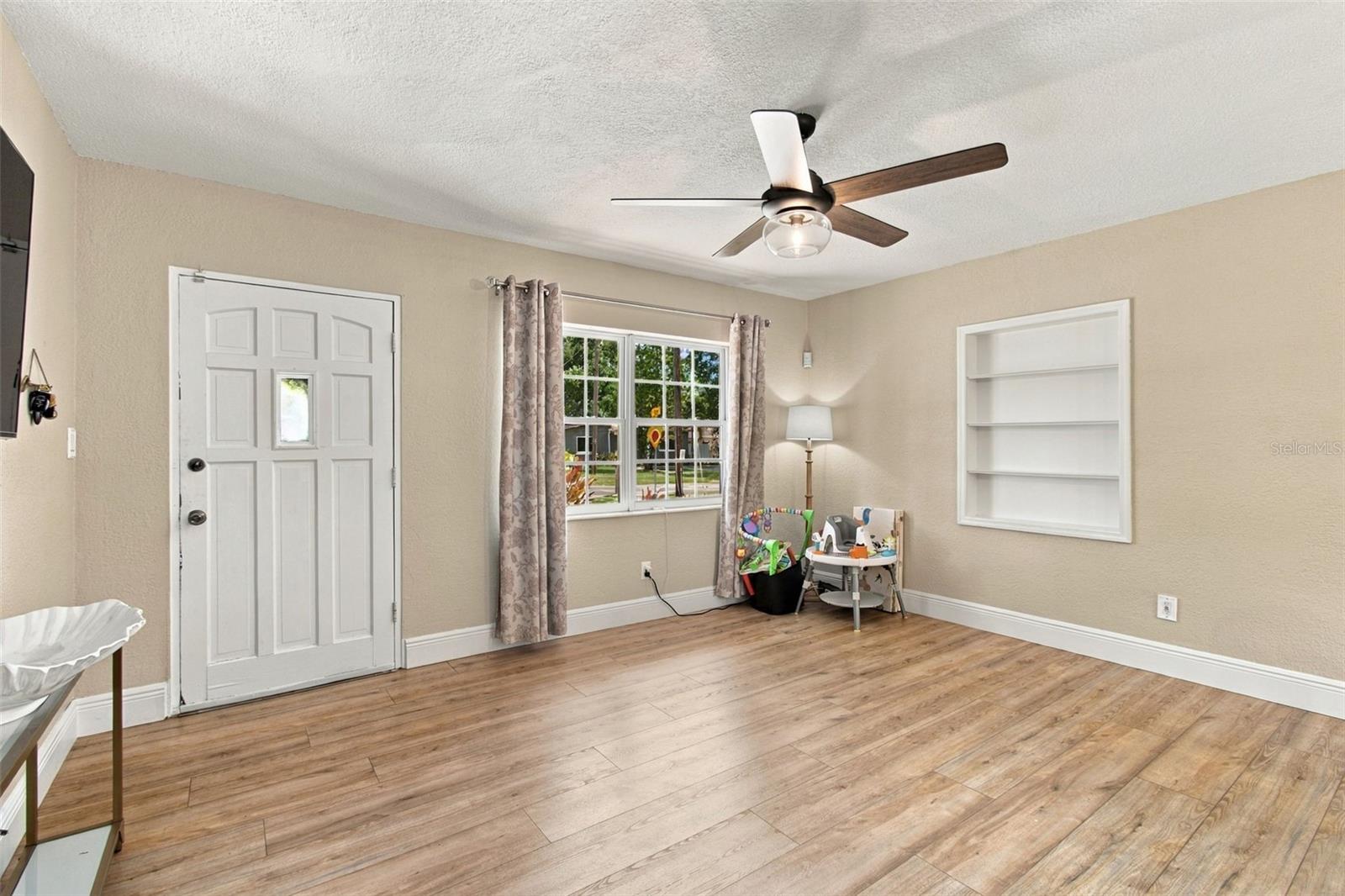 806 N GOMEZ AVE — photo 10