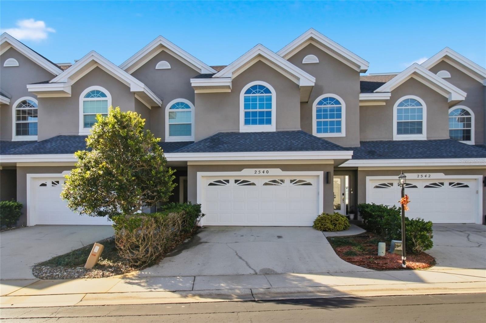 2540 EAGLES CROSSING DR — photo 2