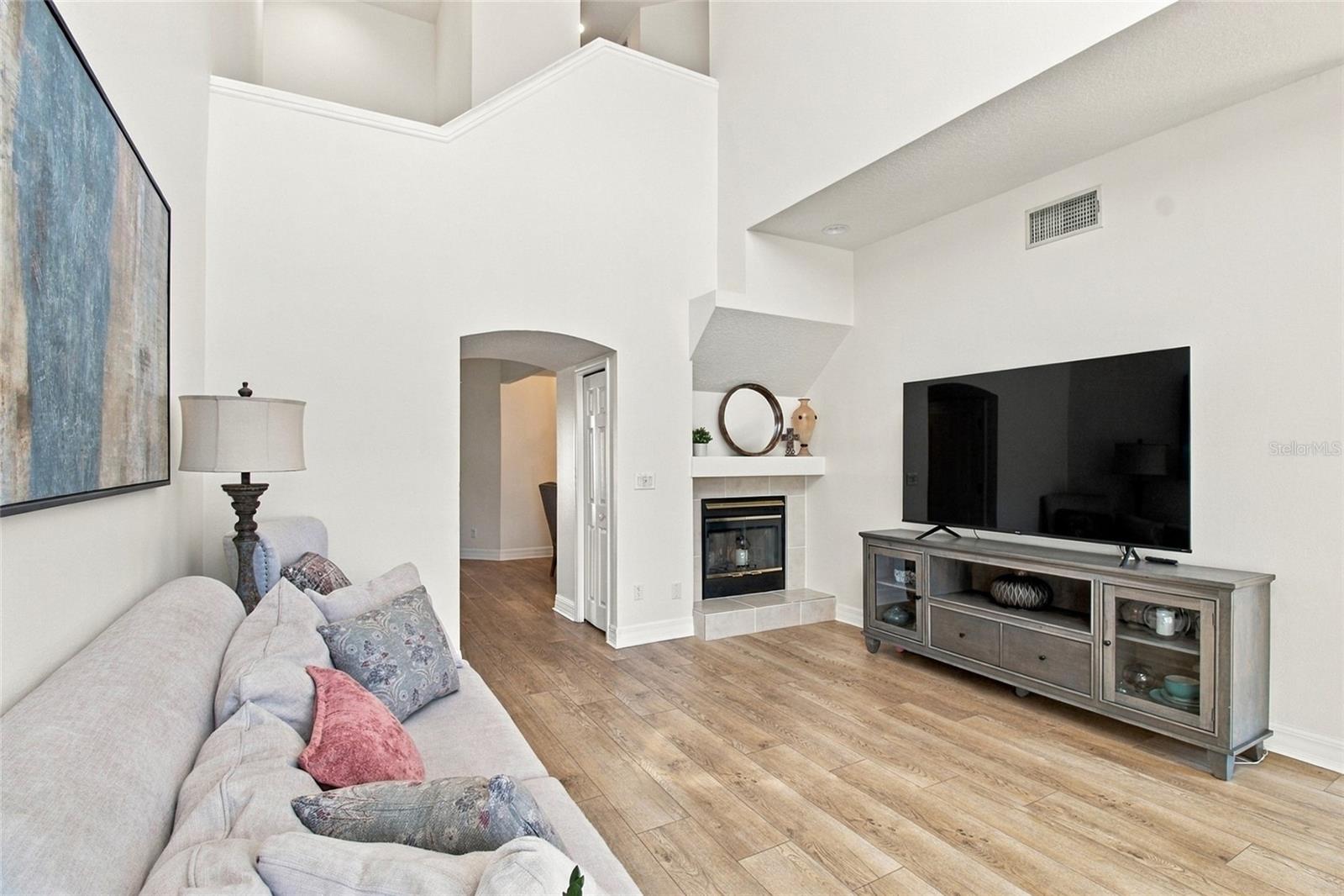 2540 EAGLES CROSSING DR — photo 25