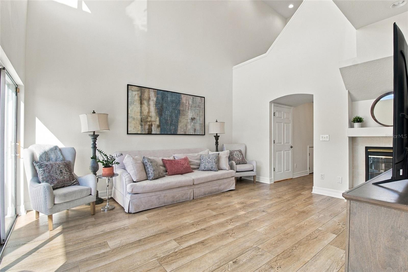 2540 EAGLES CROSSING DR — photo 27