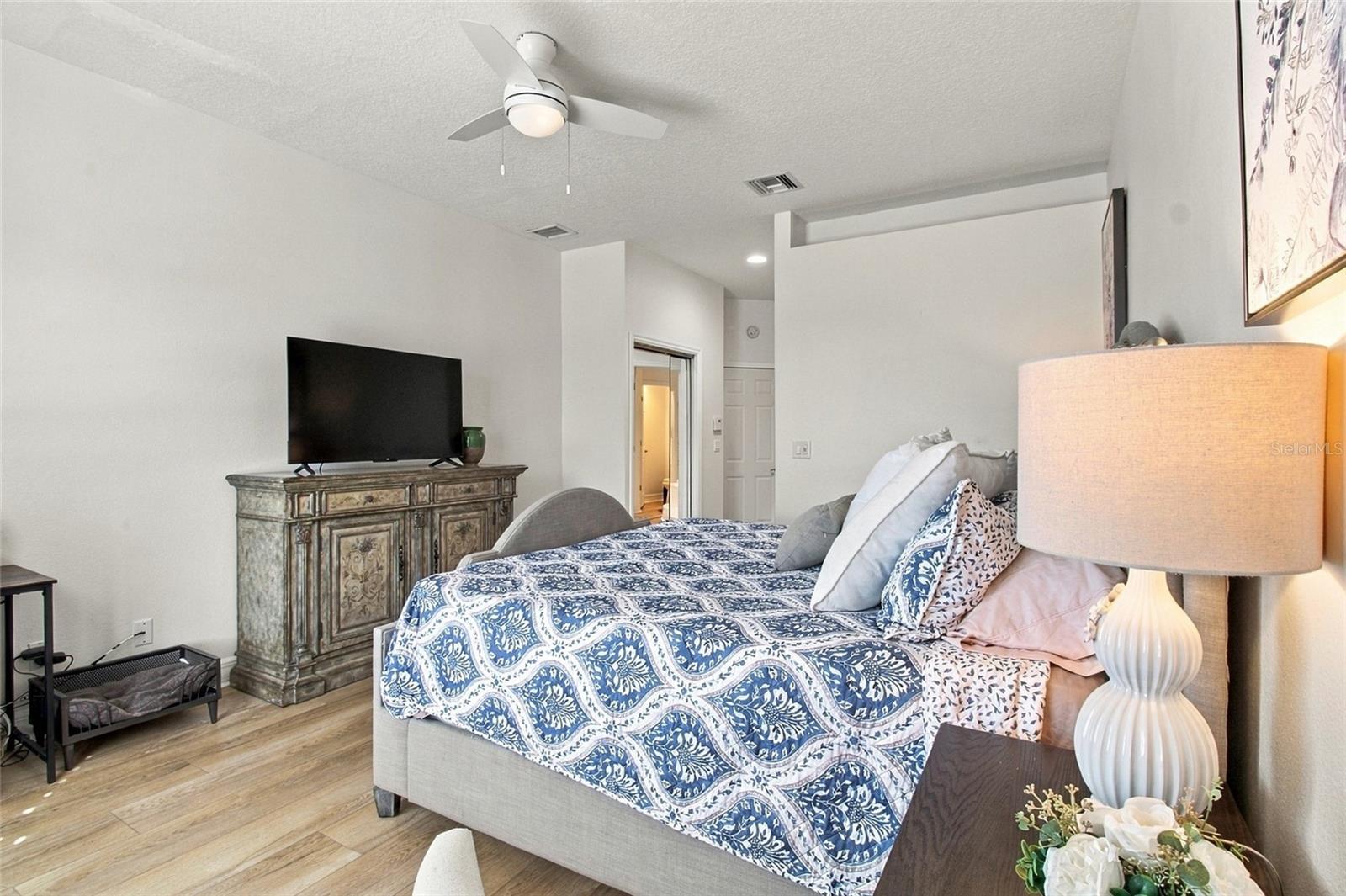 2540 EAGLES CROSSING DR — photo 37