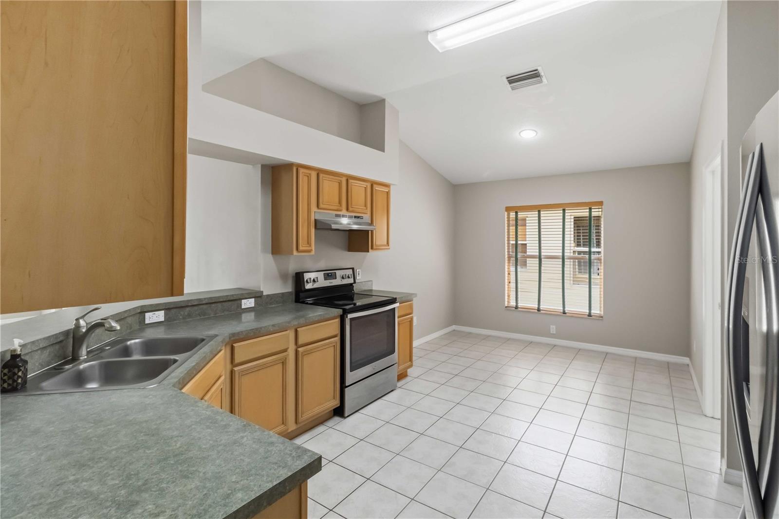 1123 LUMSDEN POINTE BLVD — photo 8