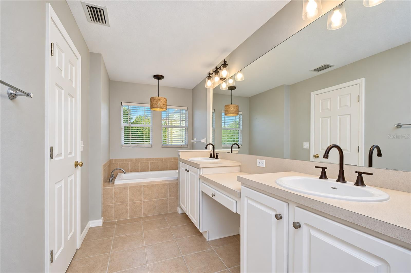 828 LUMSDEN RESERVE DR — photo 18