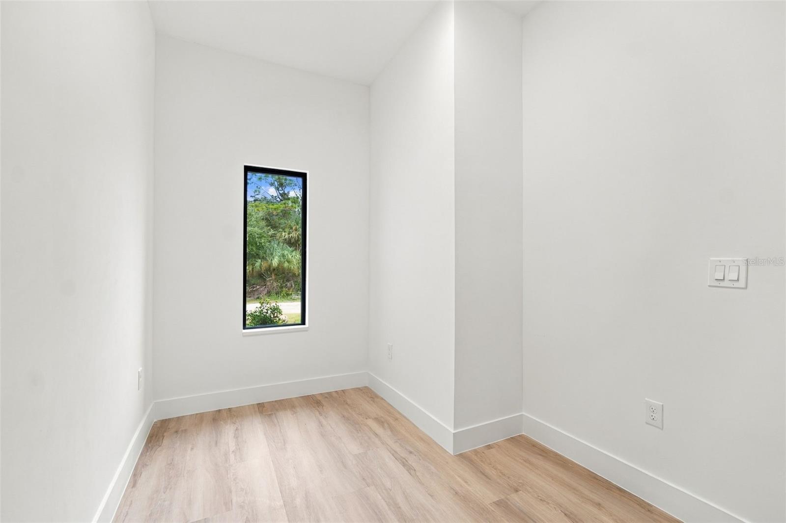 2524 WALLER RD — photo 10