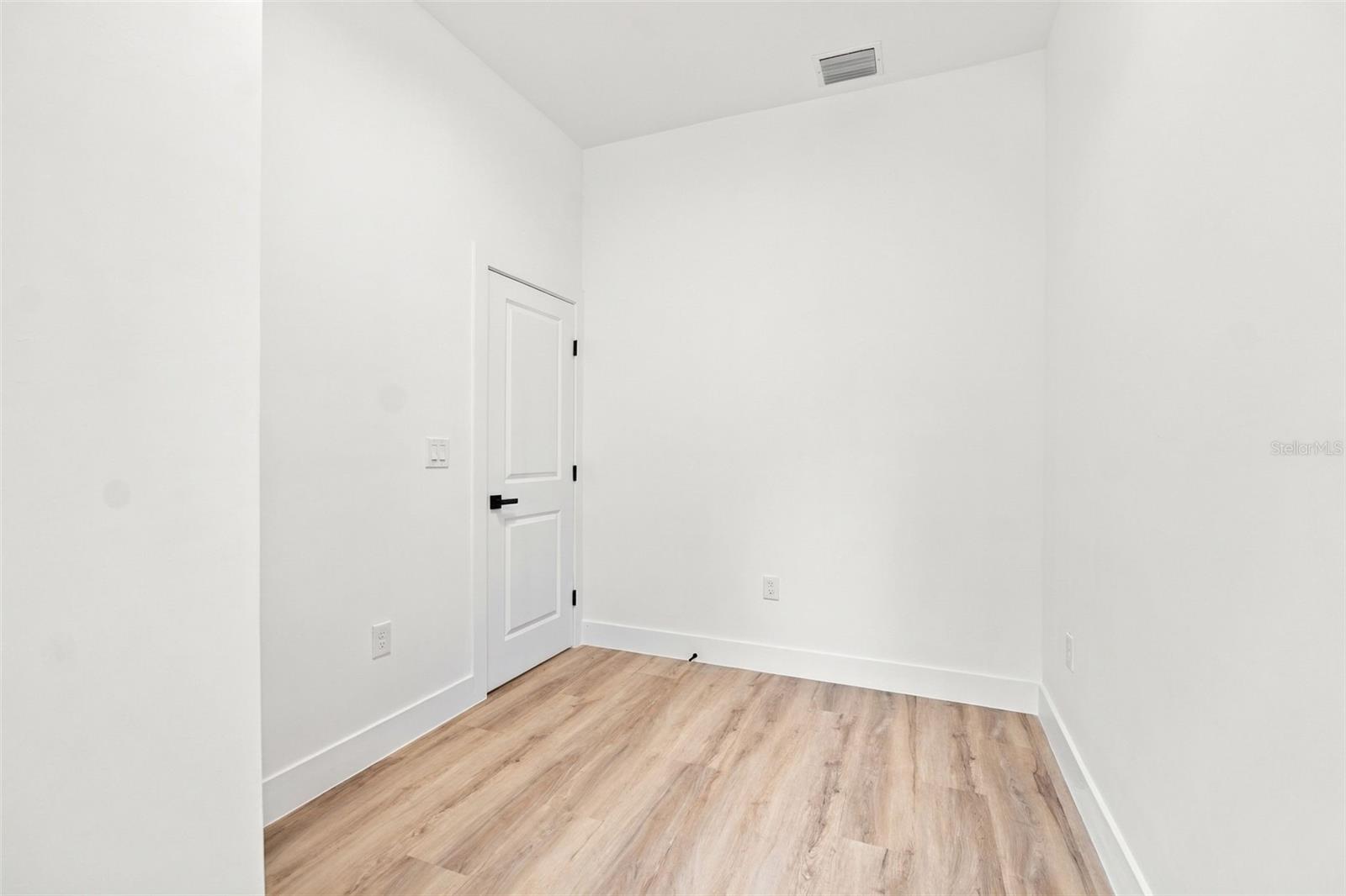 2524 WALLER RD — photo 11