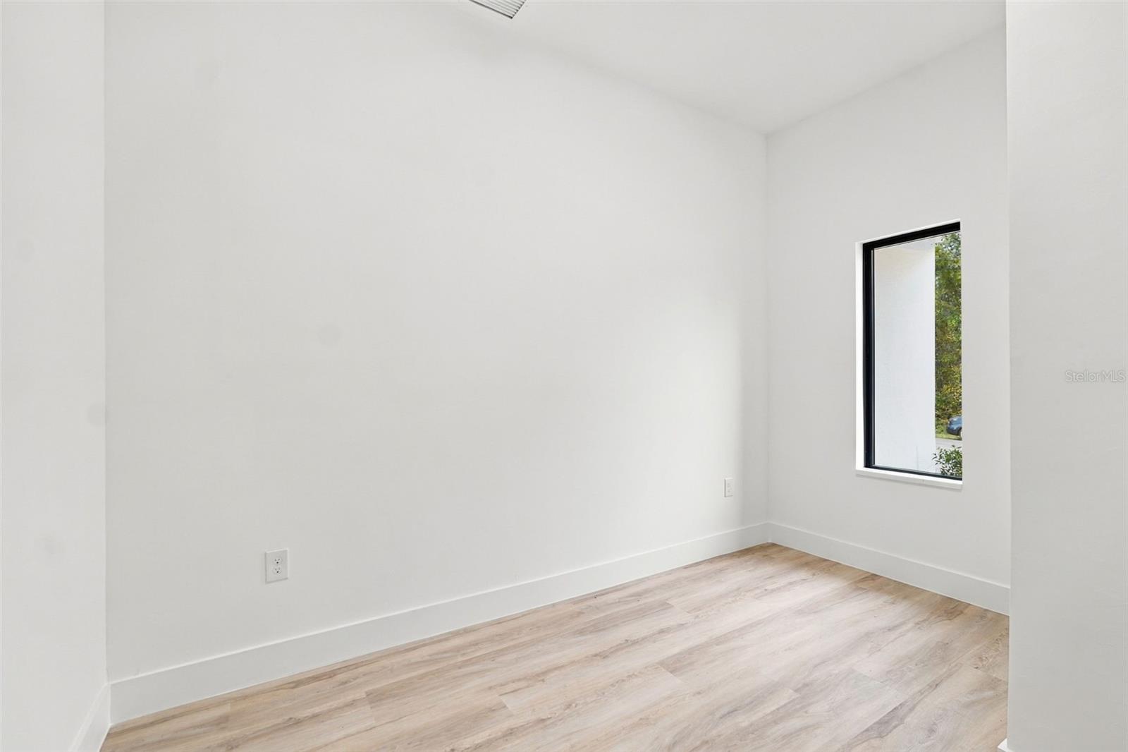2524 WALLER RD — photo 9