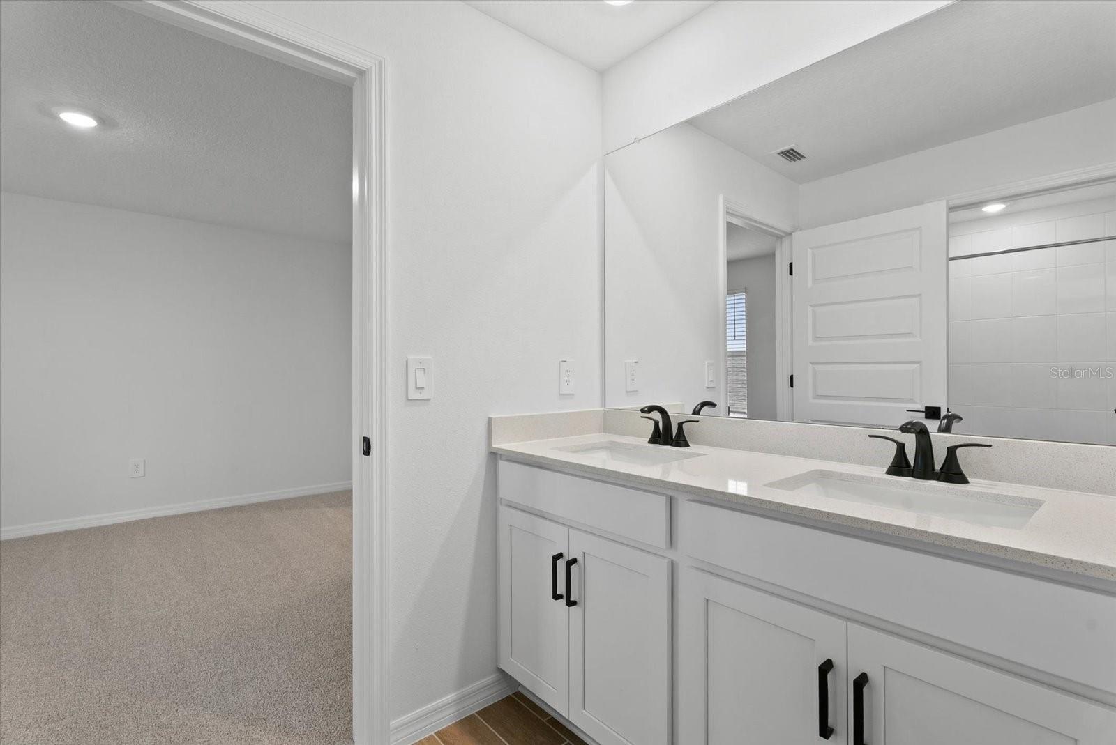 10514 ABUNDANCE GROVE WAY — photo 32