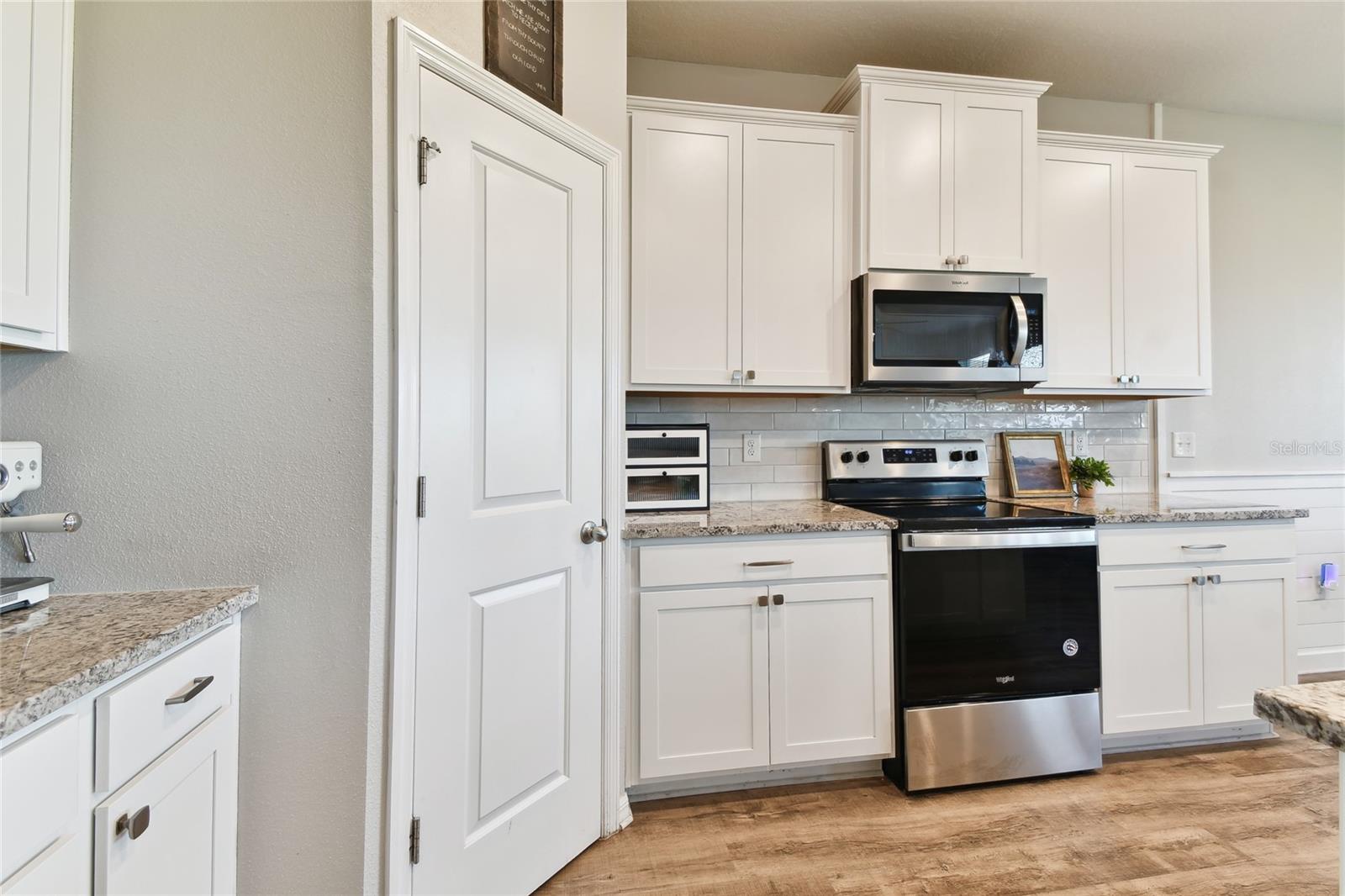 10741 CHARLOTTE DR — photo 11