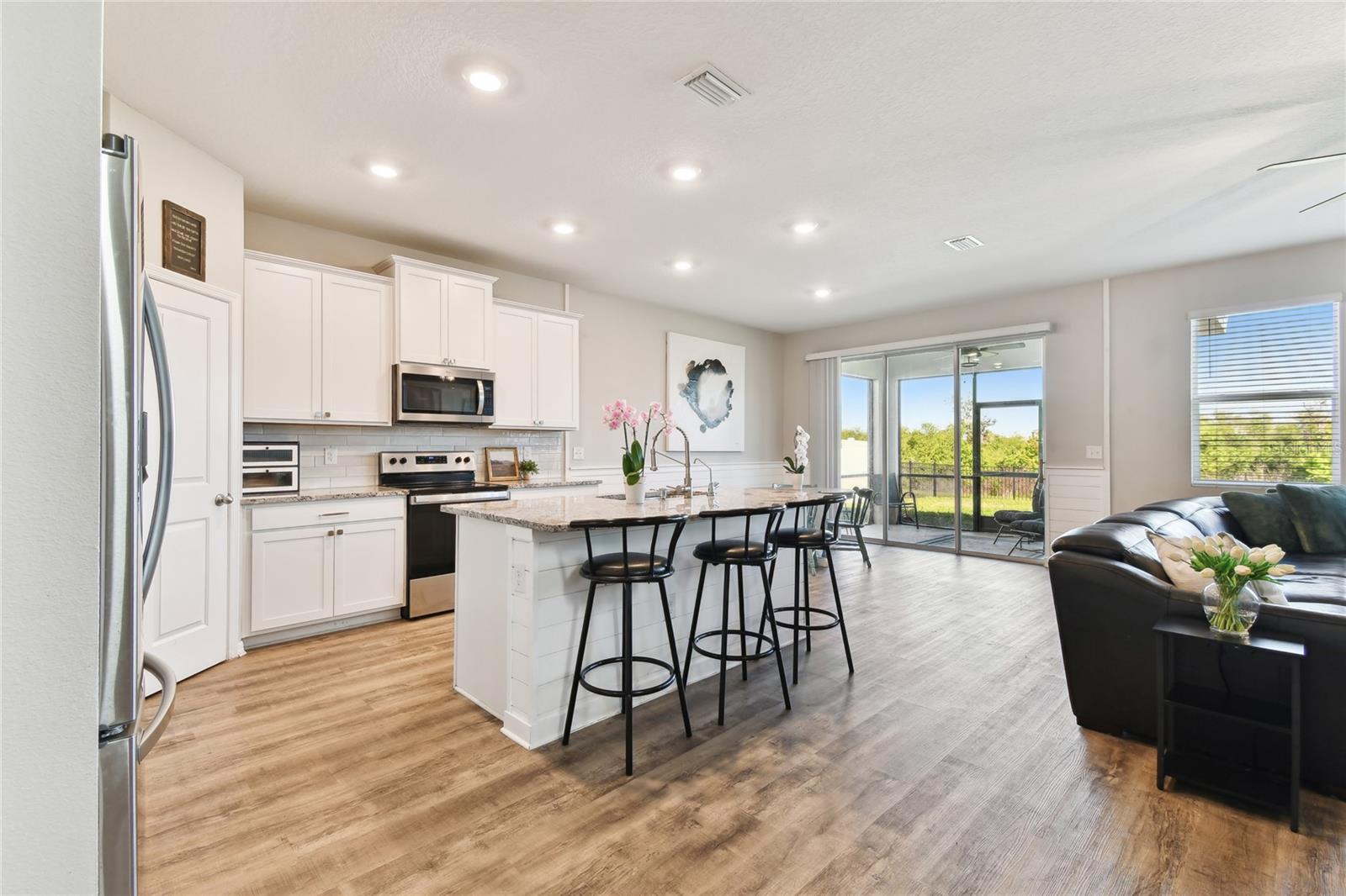 10741 CHARLOTTE DR — photo 10