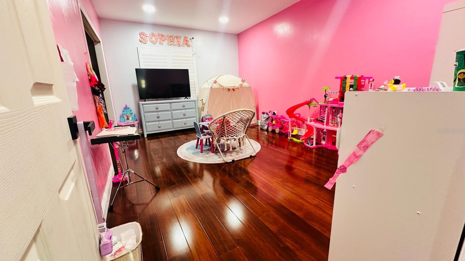 6804 BARRY RD — photo 13
