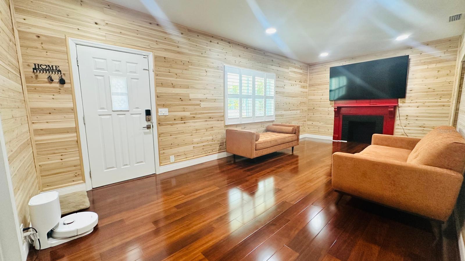 6804 BARRY RD — photo 3