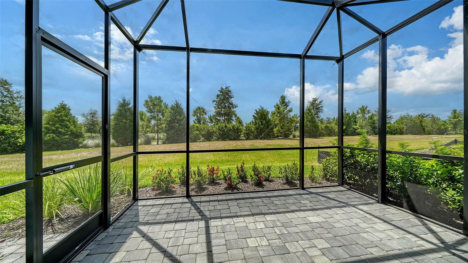 2115 SYLVESTER PALM LN — photo 32