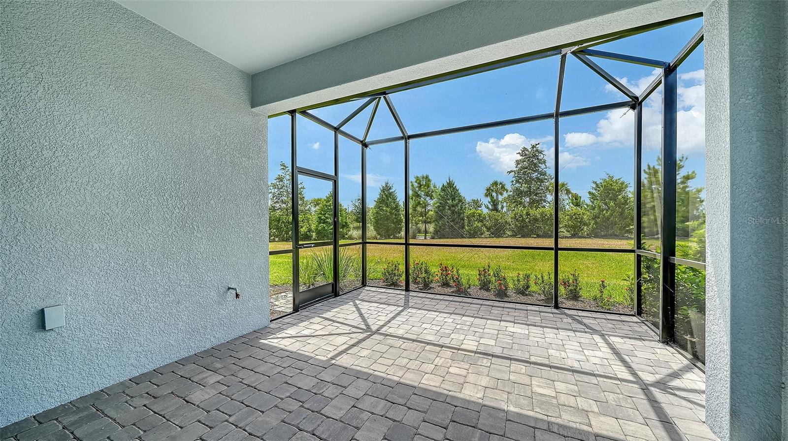2115 SYLVESTER PALM LN — photo 31