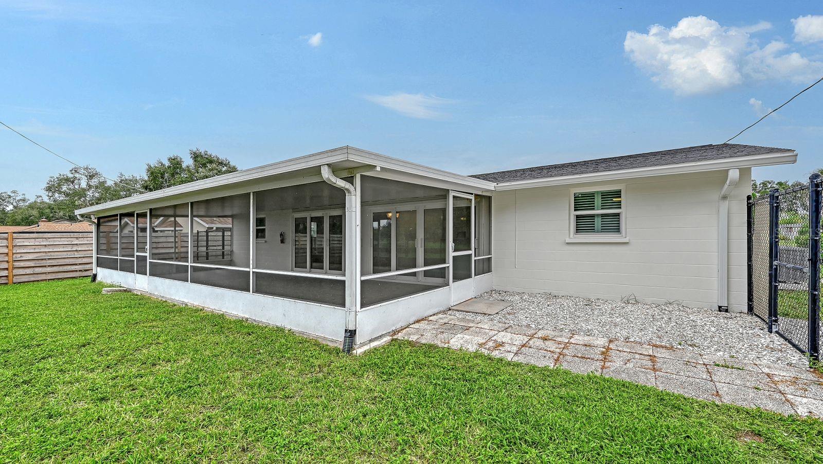 2610 REGATTA DR — photo 40