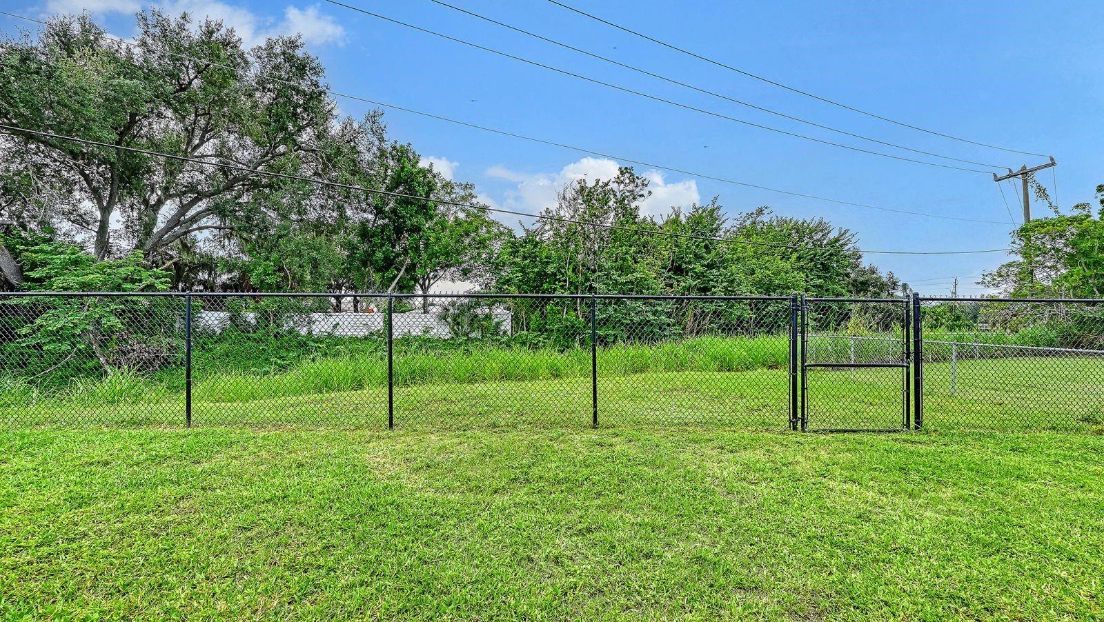 2610 REGATTA DR — photo 44