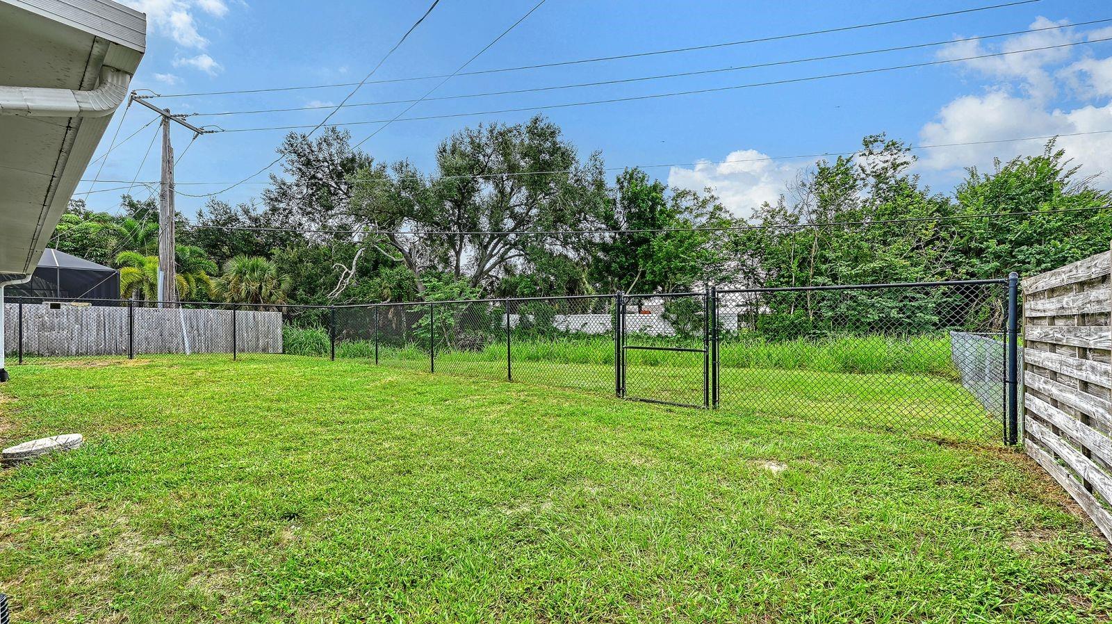 2610 REGATTA DR — photo 43