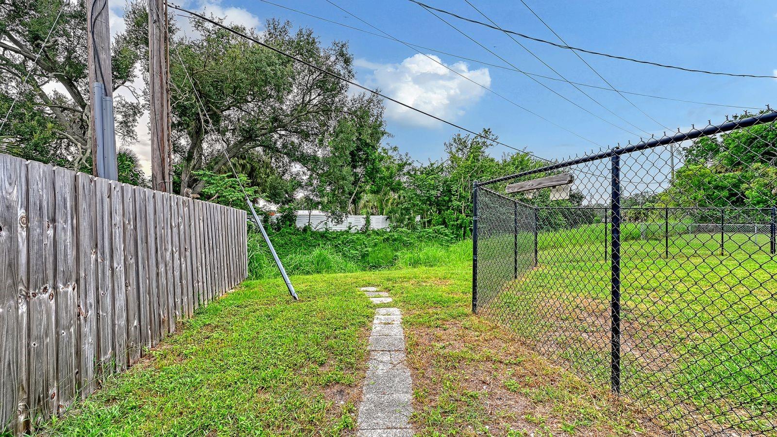 2610 REGATTA DR — photo 45