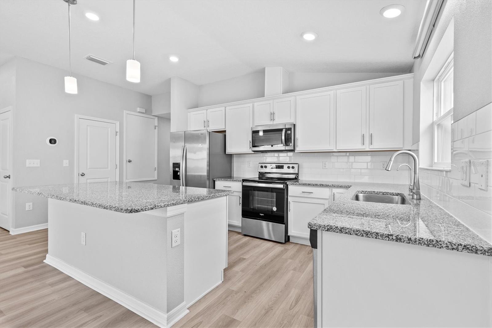 9972 MESIC WOODS AVE — photo 35