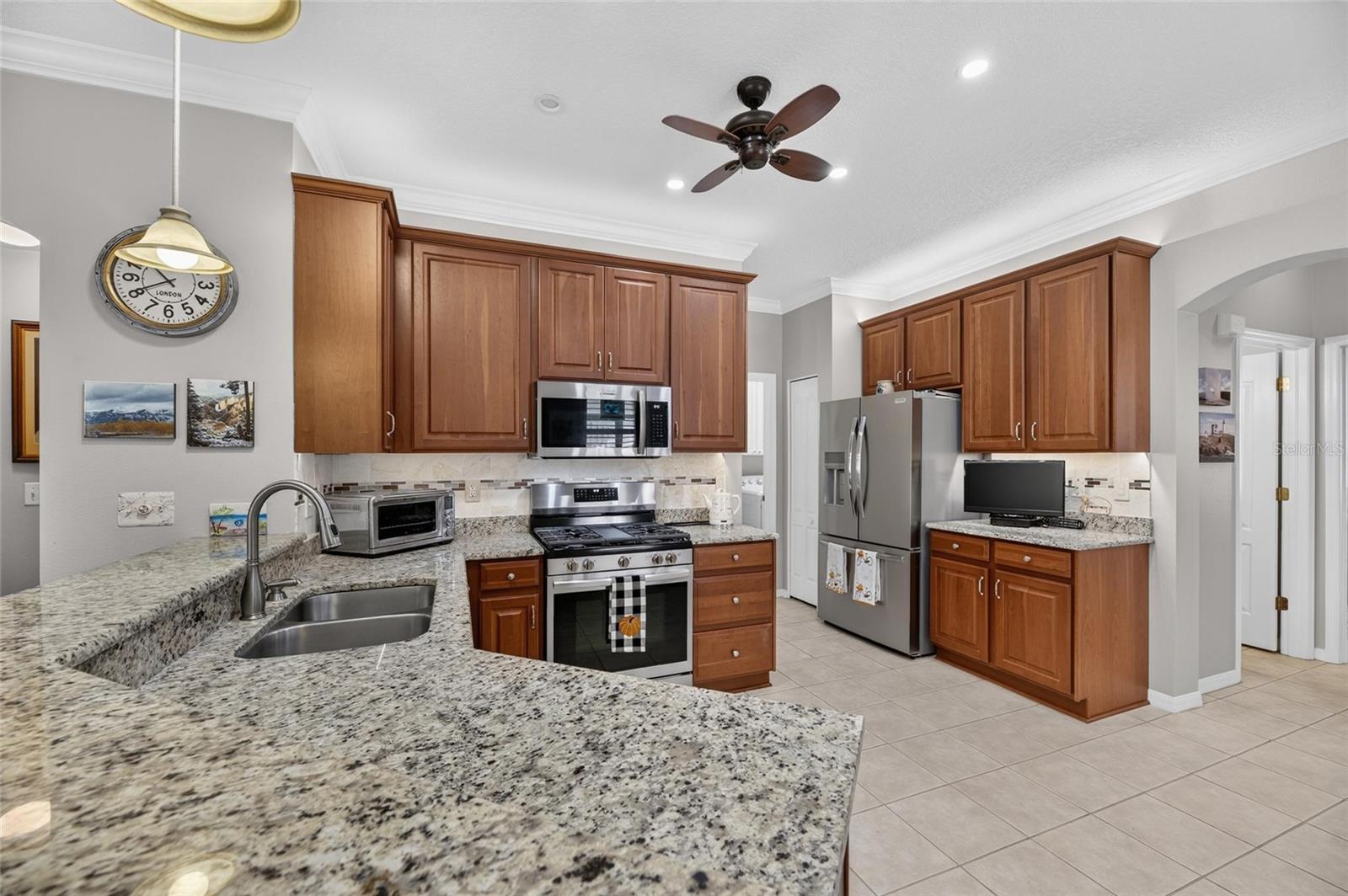 1229 HUNTINGTON GREENS DR #12 — photo 12