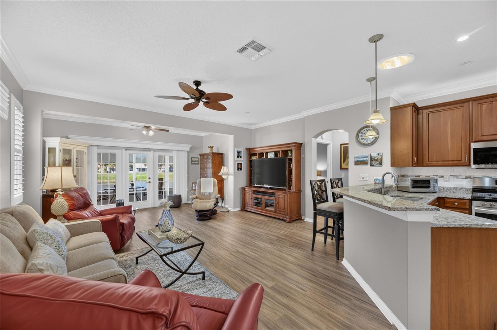 1229 HUNTINGTON GREENS DR #12 — photo 8