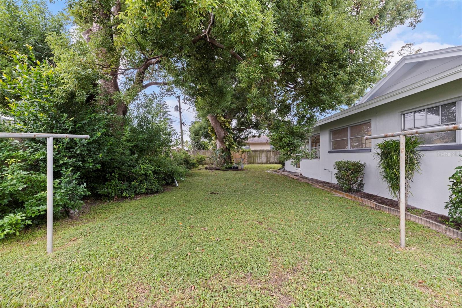 1011 MACRAE AVE — photo 34