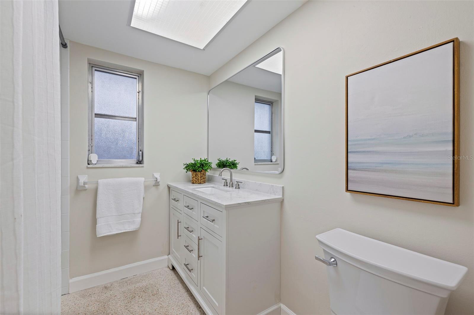 1011 MACRAE AVE — photo 30