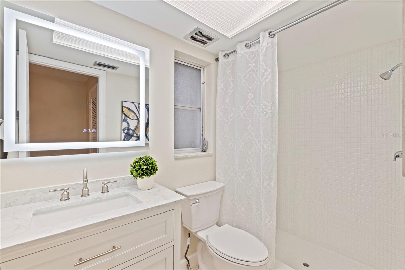 1011 MACRAE AVE — photo 27