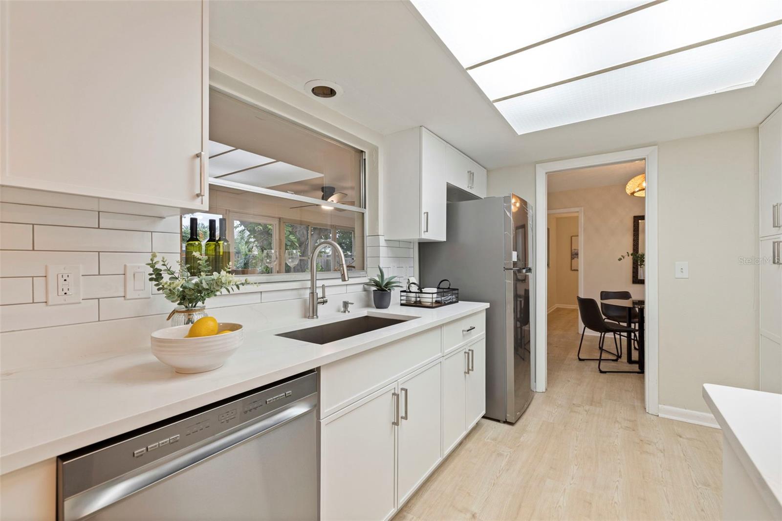 1011 MACRAE AVE — photo 15